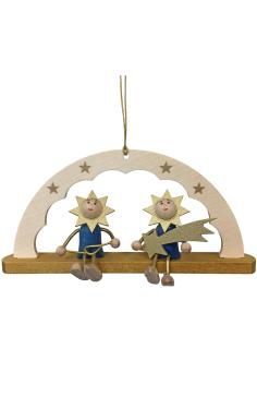 13611 - Richard Glaesser Ornament - Star with Moonmen - 2\H x 4.5\W x .5\D
